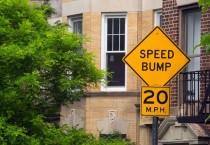 뉴욕시, 보다 안전한 거리를 향한 변화: 시속 20마일 제한 도입